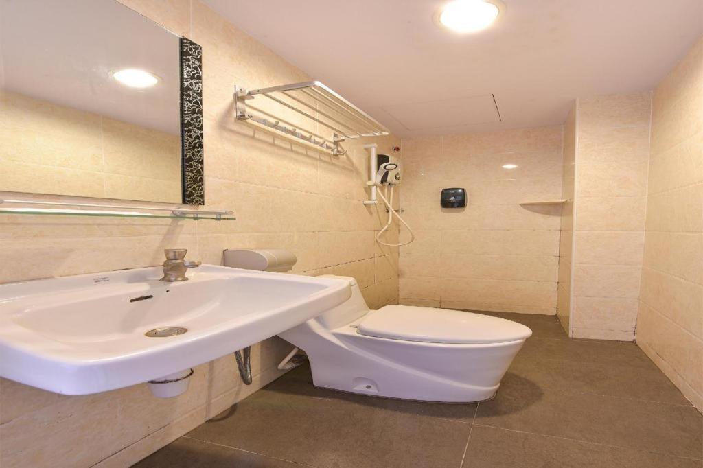 Grand Ct Hotel Malacca Екстериор снимка
